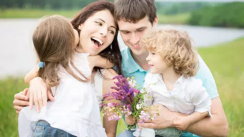 Comunicarea cu părinţii influenţează stilul de viaţă al copiilor