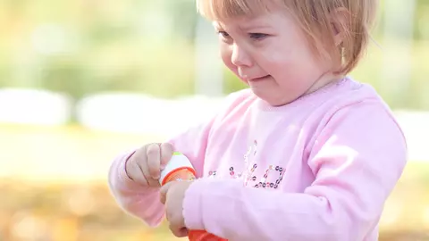 Cum îl ajuţi să scape de teamă