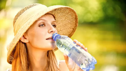 Potomania: mania de a bea apă în neştire  