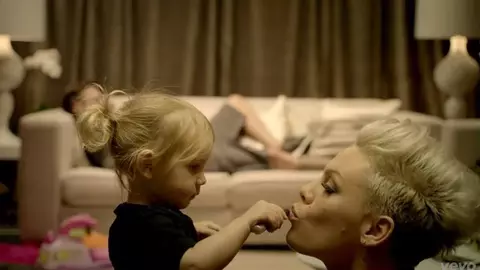 Vedete: Ei merg cu copiii la birou