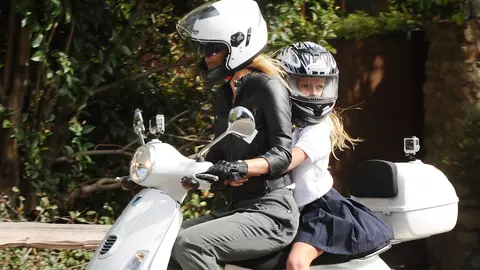 Gwyneth Paltrow își pune din nou fiica în pericol