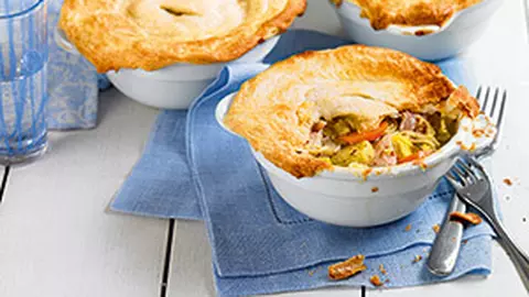 Supă de pui cu praz și foitaj