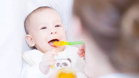 Nutriție: Cum mănâncă bebelușul  