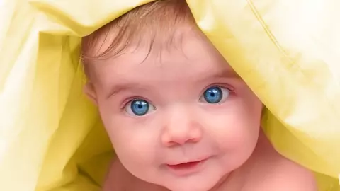 Bebe are dop de ceară în ureche