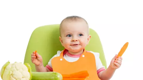 Alimentația bebelușului: 3 nutrienți esențiali după 6 luni