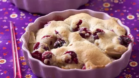 Tartă cu mere și mure