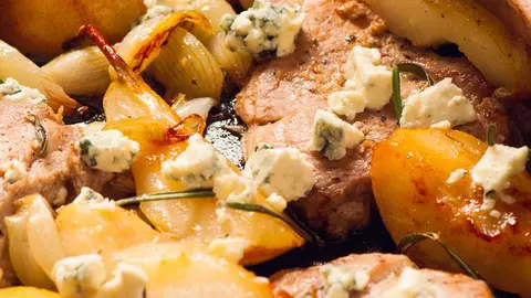 Mușchiuleț de porc, cu pere și curmale