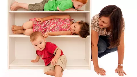 Jocul de-a v-ați ascunselea: ce îl învață pe bebe