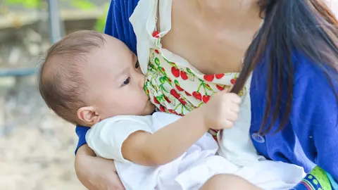 Ce ai voie și ce nu când alăptezi