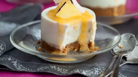 Șarlote cu fructe exotice