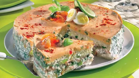 Tort cu brânză şi somon