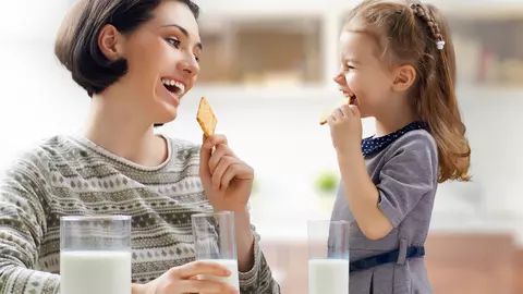 Alimentele sănătoase, prietenii copilului mic