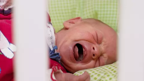 4 feluri în care să-l liniștești cand are colici