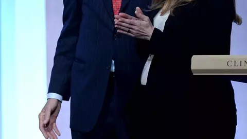 Bill Clinton e bunic - Chelsea a născut o fetiță!