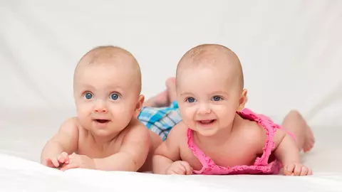 8 trucuri pentru o mamă de gemeni