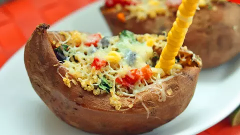 Cartofi dulci umpluţi cu quinoa