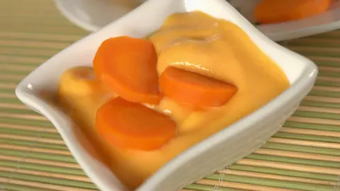 Piure de soia cu morcovi și iaurt