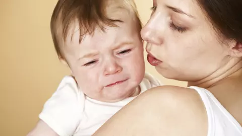 De ce plâng bebeluşii noaptea?