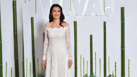 Cum își amintește Iuliana Tudor de 1 iunie. Primele poze din copilărie | FOTO