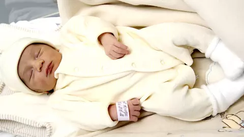 Copil de un an, subnutrit din cauza alegerilor făcute de părinți. Decizia autorităților a fost una dură