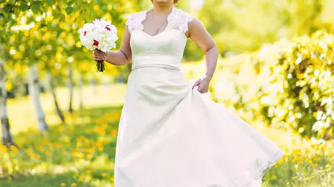 A ales sa isi taie rochia de mireasa. Motivul este emotionant