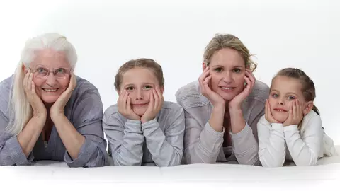 Șase generații de femei într-o singură imagine | FOTO & VIDEO