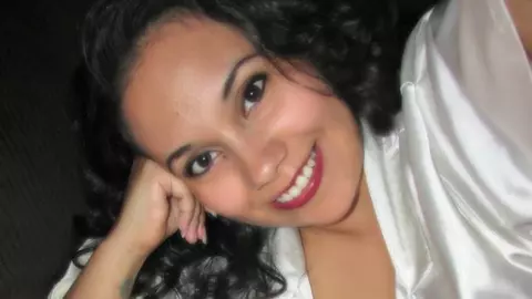 A primit numeroase amenintari cu moartea dupa ce a pus o poza cu fetita ei pe Facebook