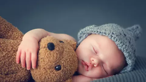 Cat trebuie sa doarma un bebelus, in functie de varsta