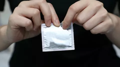 Ingeniozitate medicala: Sute de mame salvate de la moarte cu un prezervativ