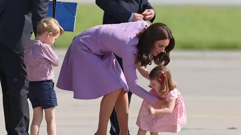 Studiu: Majoritatea mamelor se simt judecate, mai ales de familie