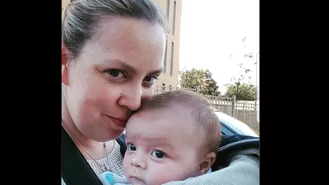 A descoperit o metoda usoara de administrare a medicamentelor la copii. Mii de parinti i-au multumit ca le-a impartasit ideea asta