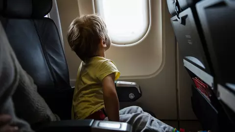 Decizia unei companii aeriene a infuriat multi parinti