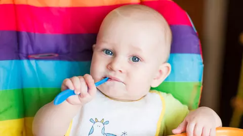 Diversificarea la bebelusi, pas cu pas