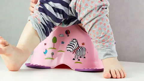 Semne ca e pregatit sa faca la olita