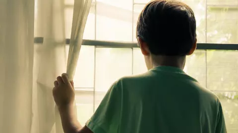 Varsta de la care iti poti lasa copilul singur acasa