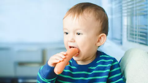 Avertizarea oamenilor de stiinta: Nu mai hraniti copiii cu crenvursti!