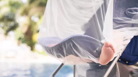 De ce e gresit sa acoperi caruciorul bebelusului, chiar si cu un voal subtire