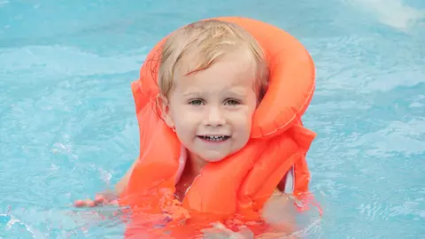 Vesta de salvare care iti poate ineca copilul