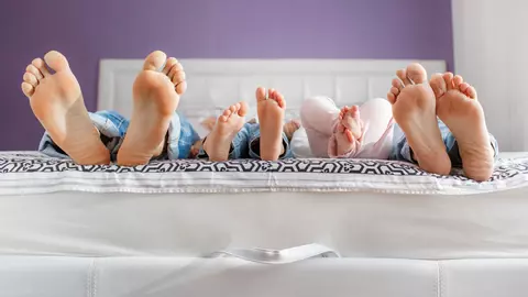 Viata cu doi copii mici: 6 moduri in care e diferit sa fii mama a doua oara