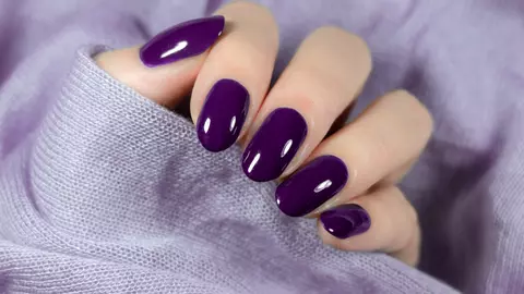 De ce nu poti purta oja sau unghii false cand nasti prin cezariana