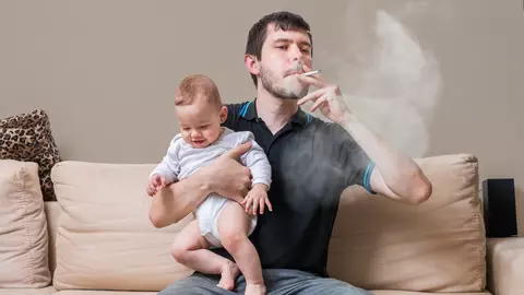 Parintii fumatori sunt poate cei mai mai ipocriti dintre toti