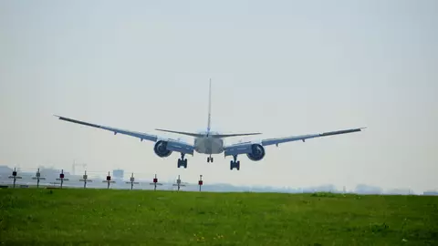 Un bebelus a murit in urma unui zbor cu avionul