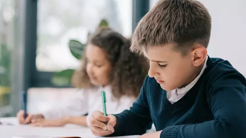 Elevi epuizati din cauza temelor pentru acasa