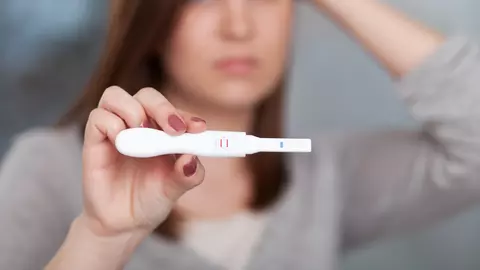 Jumatate din mamele romance raman insarcinate intamplator