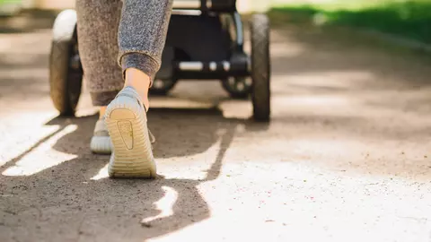 Momente de groaza: o straina i-a strans bebelusul de gat. Situatia nu e prima de acest gen