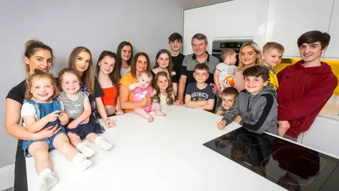 O femeie din Anglia va fi mamă pentru a 22-a oară, la doar 44 ani