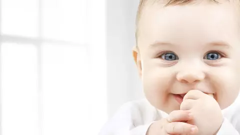 Video viral: Reacția unui bebeluș când gustă, în premieră, înghețată