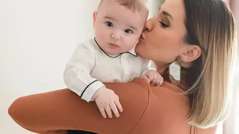 Ce poți face cu copilul acasă cât sunt închise școlile. Sfaturi de la Ela Crăciun