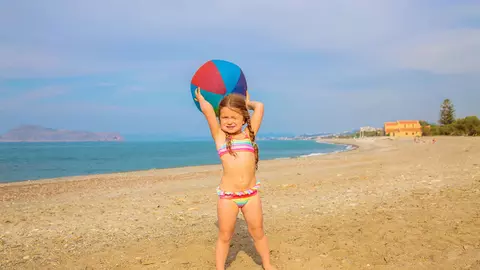 Cazare și mese gratis pentru copii pe litoralul românesc