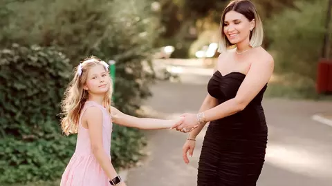 Sfaturi pentru mame de la Ela Crăciun: Cum să ai o relație mai apropiată cu fiica ta